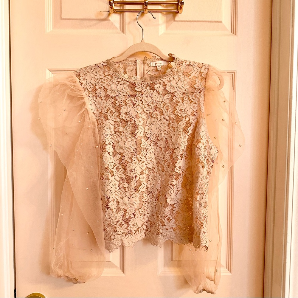 Pink/Peach lace puffed sleeve top